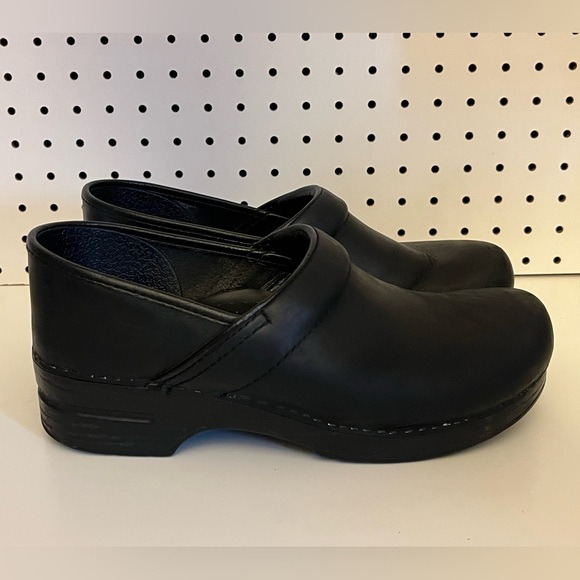 Dansko Professional in Black - Picture 3 of 16